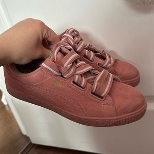Pink Puma Sneakers with changable laces